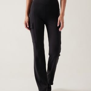 NWT Athleta Delancy straight cargo pant L